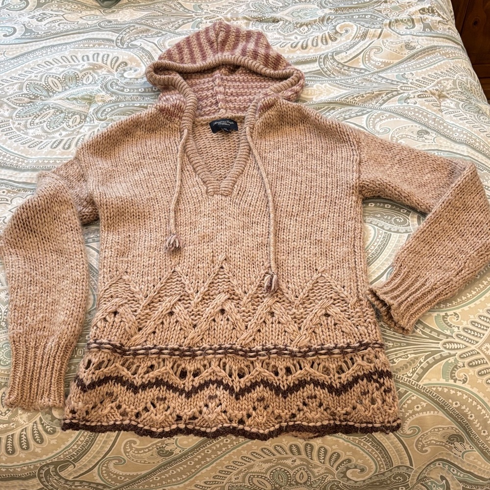 American Eagle Outfitters Tan and Brown V-Neck Sweater